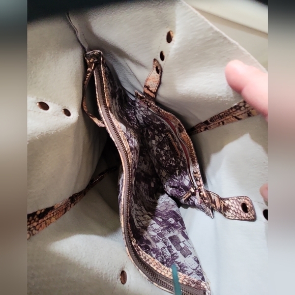 Elliott Lucca Marcela Open Tote Snakeskin Print Crossbody Strap or Tote Straps - Picture 10 of 10